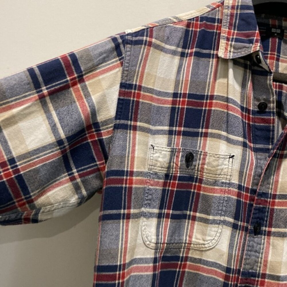 Uniqlo flannel Shirt Plaid Button-Down Shirt Size Medium - Picture 4 of 11